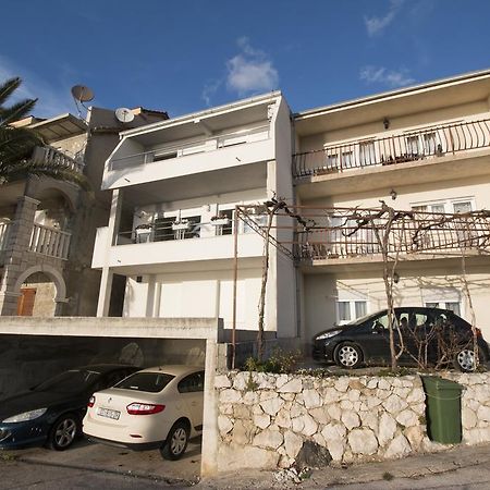 Apartment Mate โอมิช ภายนอก รูปภาพ