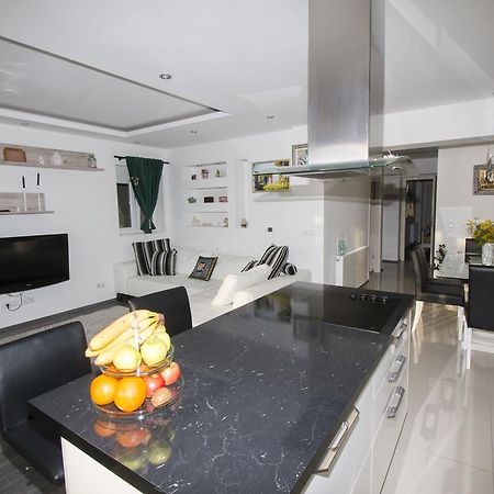 Apartment Mate โอมิช ภายนอก รูปภาพ