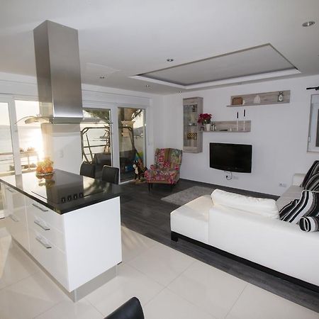 Apartment Mate โอมิช ภายนอก รูปภาพ