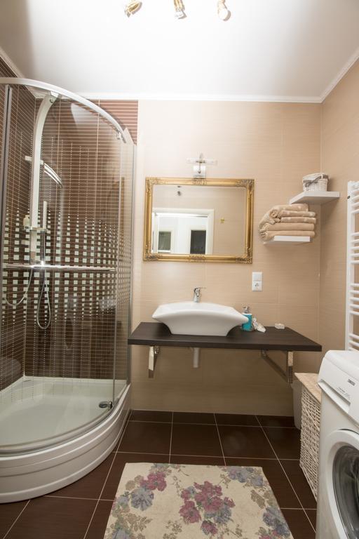 Apartment Mate โอมิช ภายนอก รูปภาพ